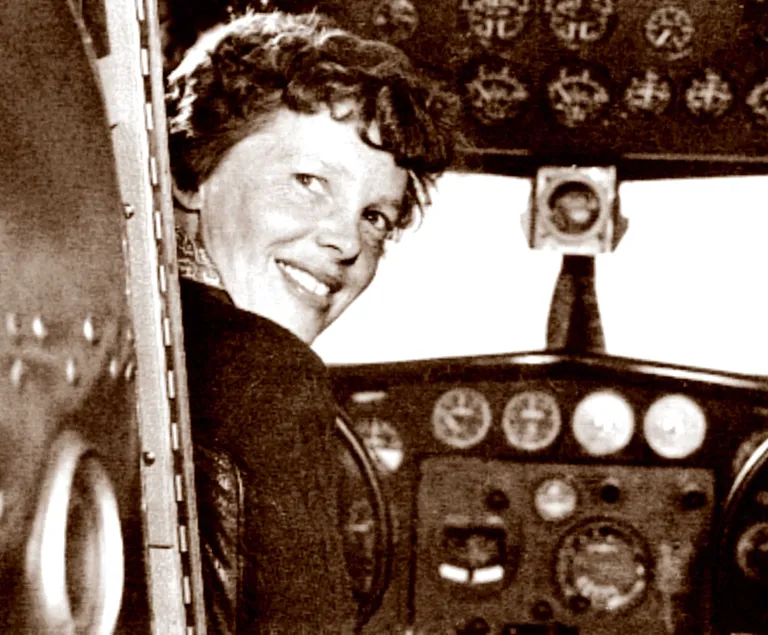 Amelia Earhart 20. mail 1937 oma lennuki kokpitis