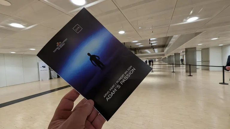 «Aadama passioon» etendus Roomas kahel korral. Vastavalt Itaalia regulatsioonidele olid kohal ka tuletõrjujad ja kiirabi.
