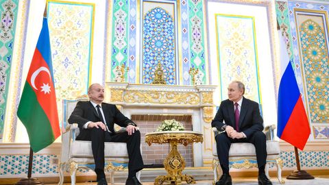 Первая за год встреча Путина с Алиевым: президент России признал, что рядом с самолетом AZAL взорвались ракеты ПВО