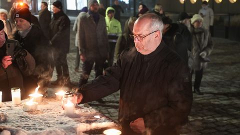 ГАЛЕРЕЯ ⟩ В Таллинне почтили память жертв мартовских бомбардировок