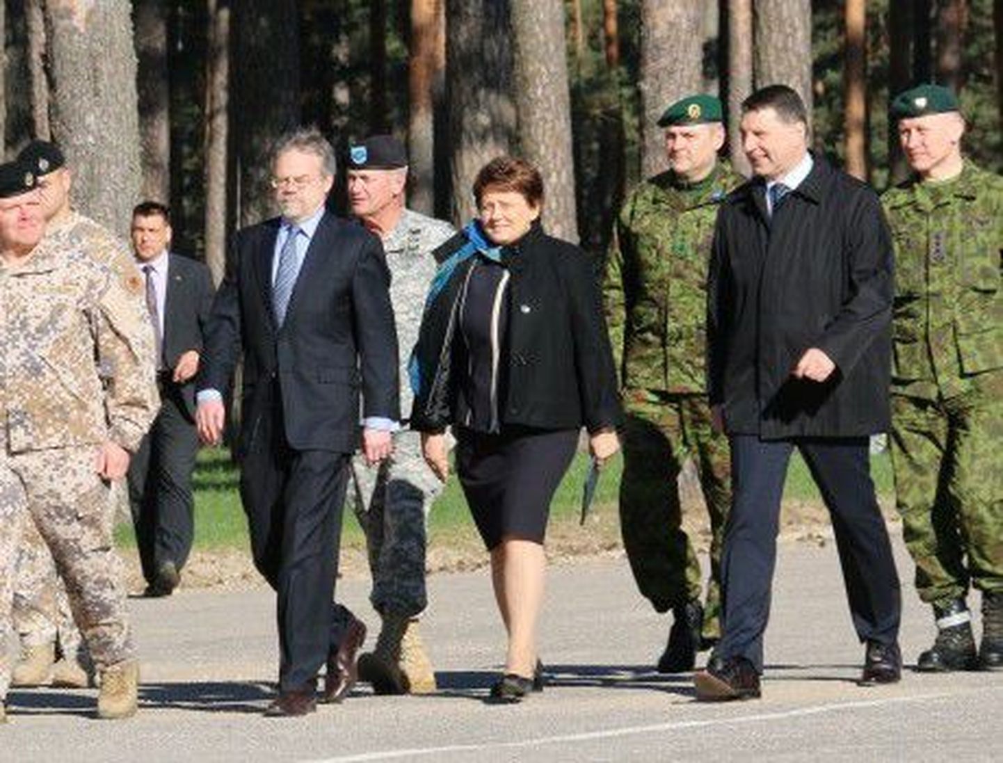 Balti kaitseväe juhatajad arutasid koostööd õhudessantväelastega.