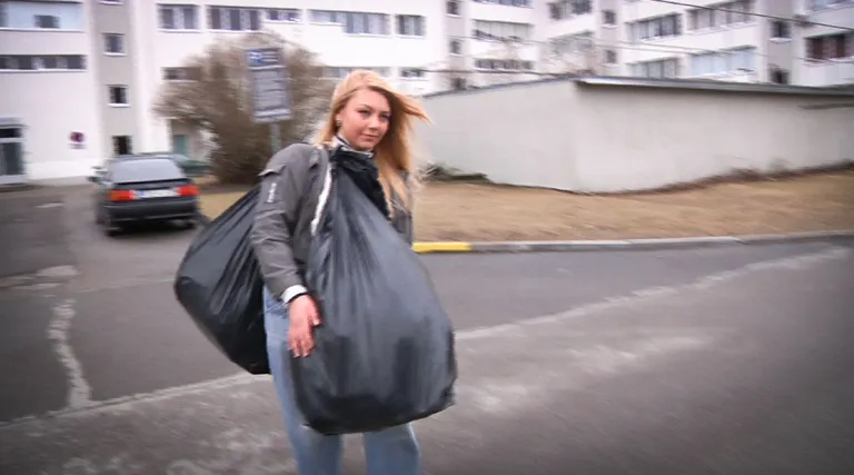 «Radar»: eesti neiu kandis kõikjale kaasa kuu aja prügi