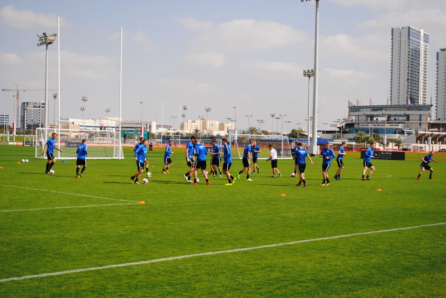 Eesti jalgpallikoondise treening Abu Dhabis.