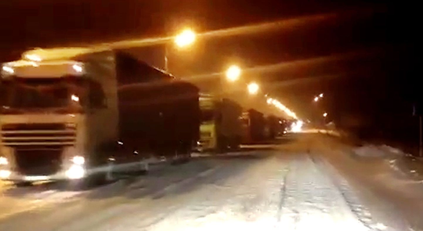 Raskeveokid Peterburi-Moskva kiirteel eile õhtul.