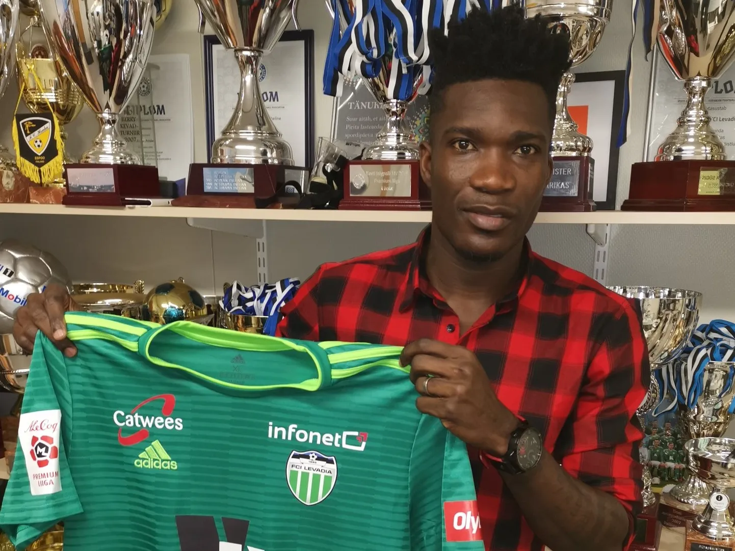 Kouakou Fabrice Elysée Kouadio ehk Manucho.