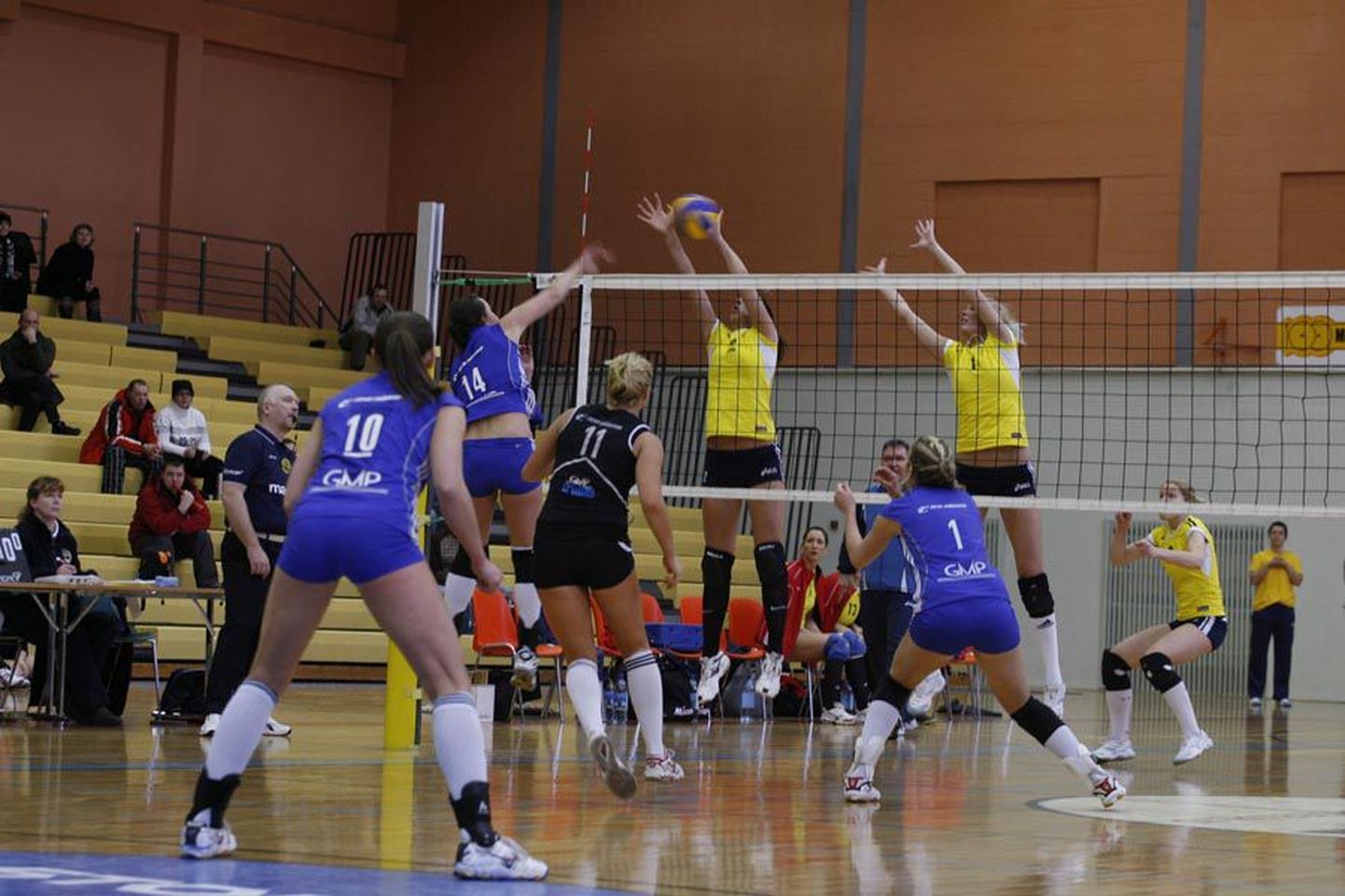 GMP/Olympic alistas Balti liiga finaalis 3:0 Viljandi Metall naiskonna.