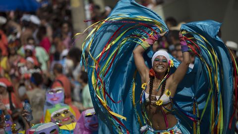 Фото и видео: в Рио-де-Жанейро стартовал карнавал  