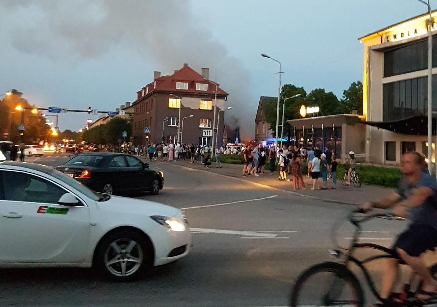 Juuni alguses põles Malmõ tänaval hotelli kõrval kuur.