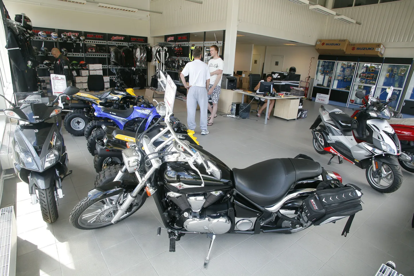 Velt Motocenter avas Pärnus poe ka Härma kaubakeskuses.
