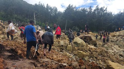Paapua Uus-Guineas jätkusid päästetööd maalihke ohvrite otsinguil