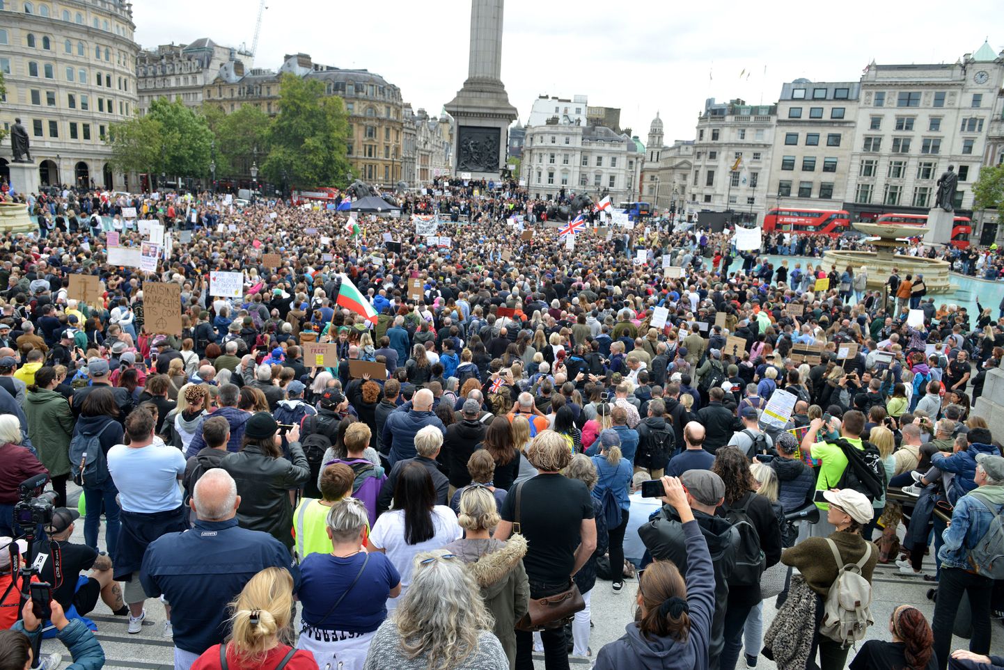 Акция протеста на Трафальгарской площади в Лондоне