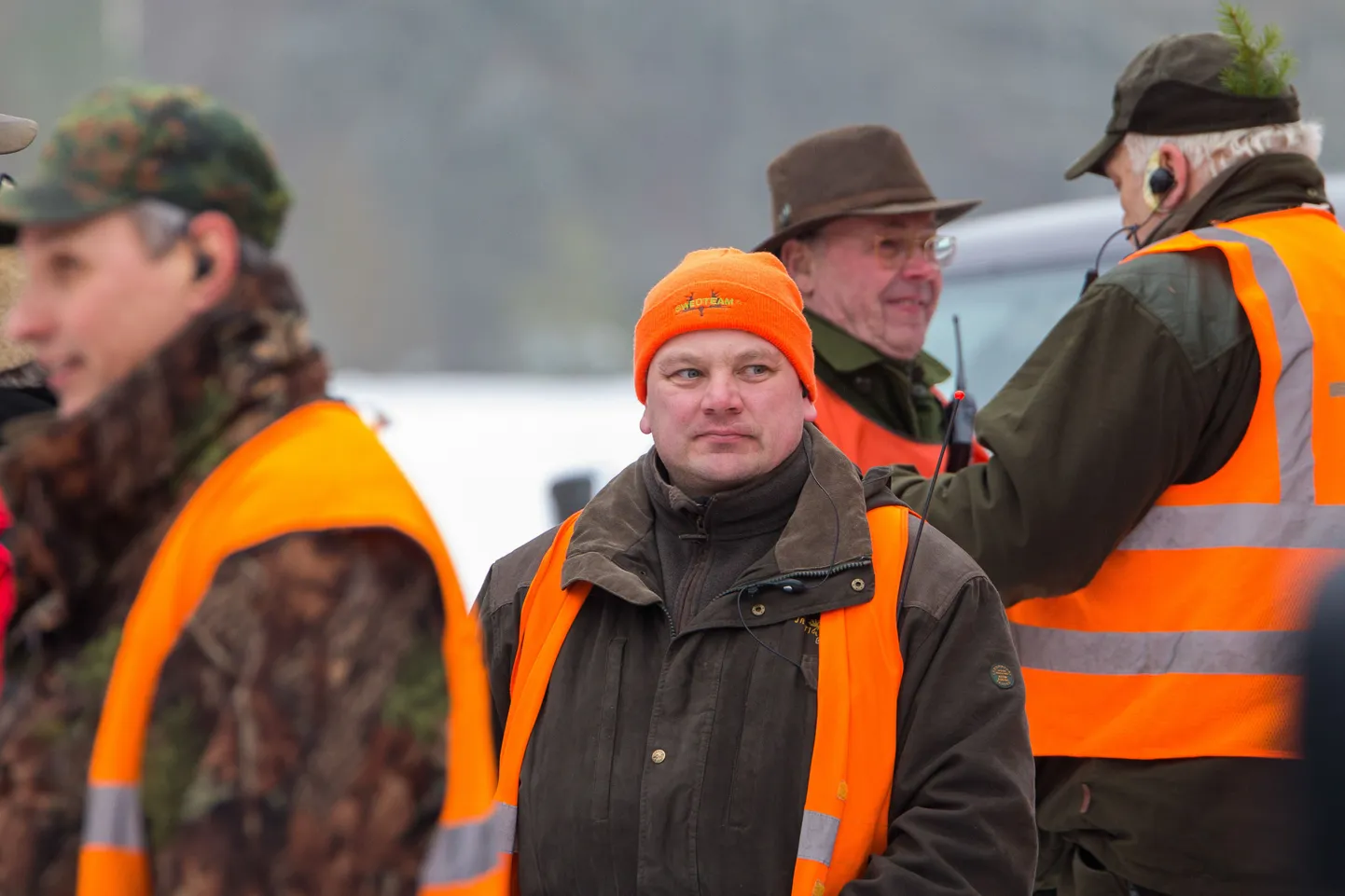 Metsseajahile kogunenud kütid Lehola jahiseltsi maadel
