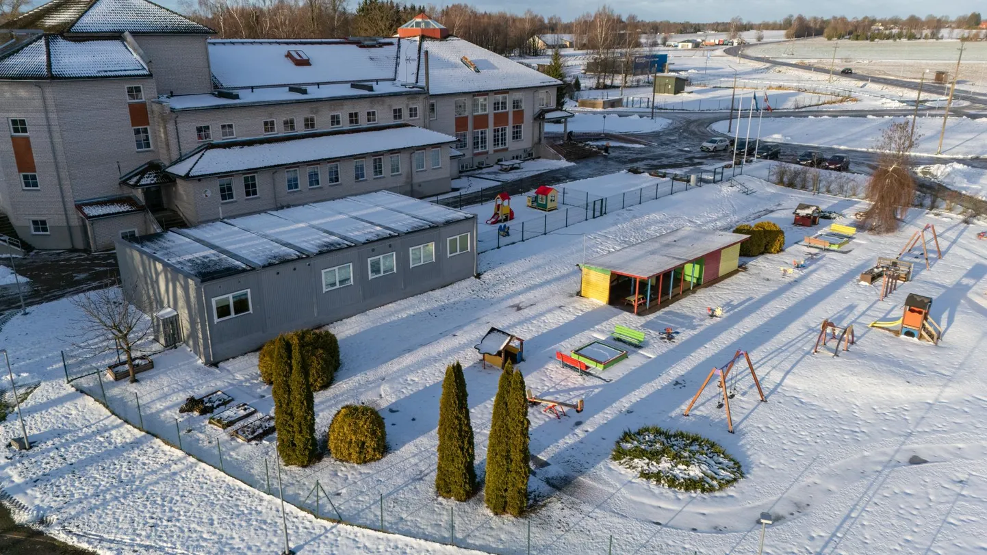 Selleks, et Vastemõisa lasteaia juurde luua 12-kohaline sõimerühm, kuulutas Põhja-Sakala vald 2021. aasta kevadel välja riigihanke ning aasta lõpuks oli sellega leitud uus moodulmaja püsti. Tuleval aastal soovitakse see kolida Kiriverre.
