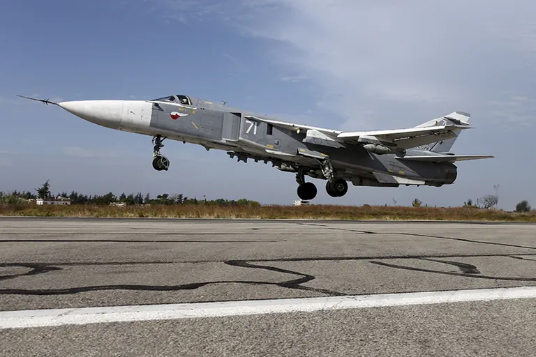 Su-24 Süürias.