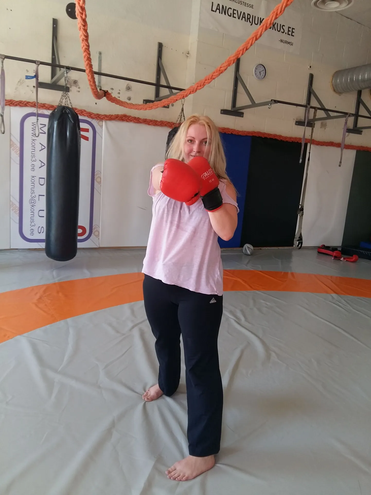 Viimased nädalad olen saanud treenida Brasiilia jiu-jitsu musta vöö, Sergio De A Cabrali käe all. Kui võimatult lahe on poksida ja natuke teistmoodi rahmeldada!