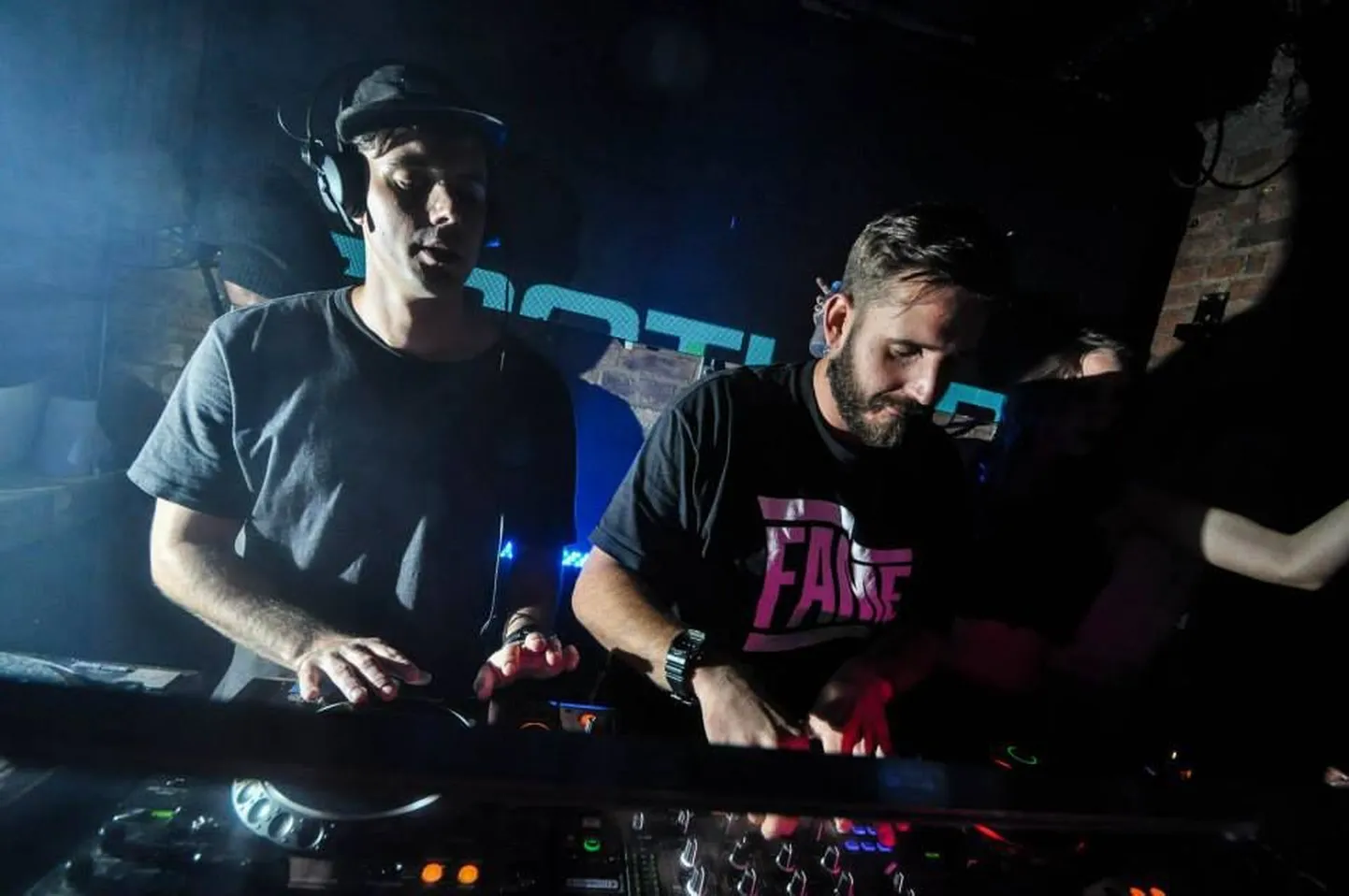 UK deep ja tech house`i scene elektroonilise muusika act The Willers Brothers