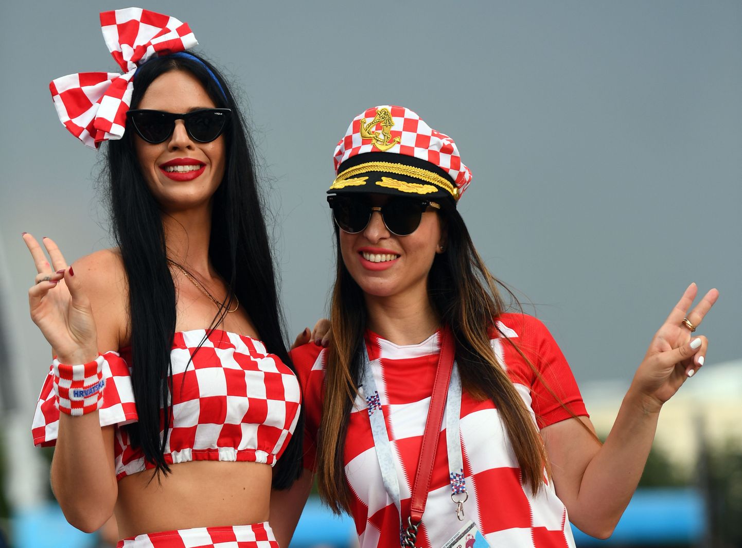Horvaatia fännitarid. FIFA hoiatusi piinlikult järgiv fotograaf poleks neid tegelikult tohtinud pildile püüdagi.