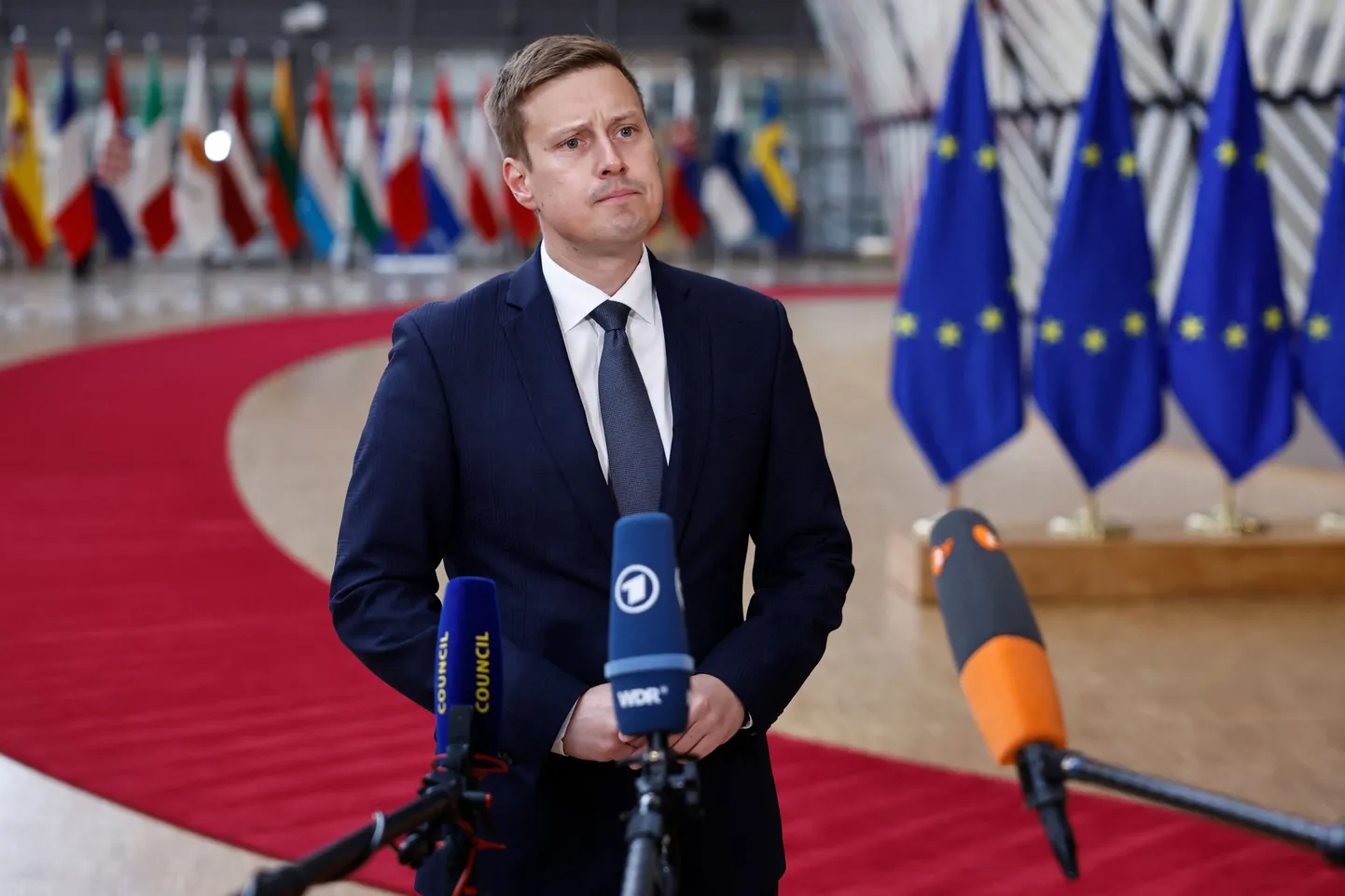 Tolliasjade arutelu eel 15. mail 2025 Brüsselis palusid ajakirjanikud kommentaare ka Eesti majandusministrilt Erkki Keldolt.