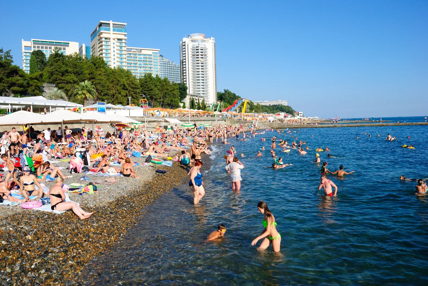 Пляж в Сочи в 2018 году. Иллюстративное фото