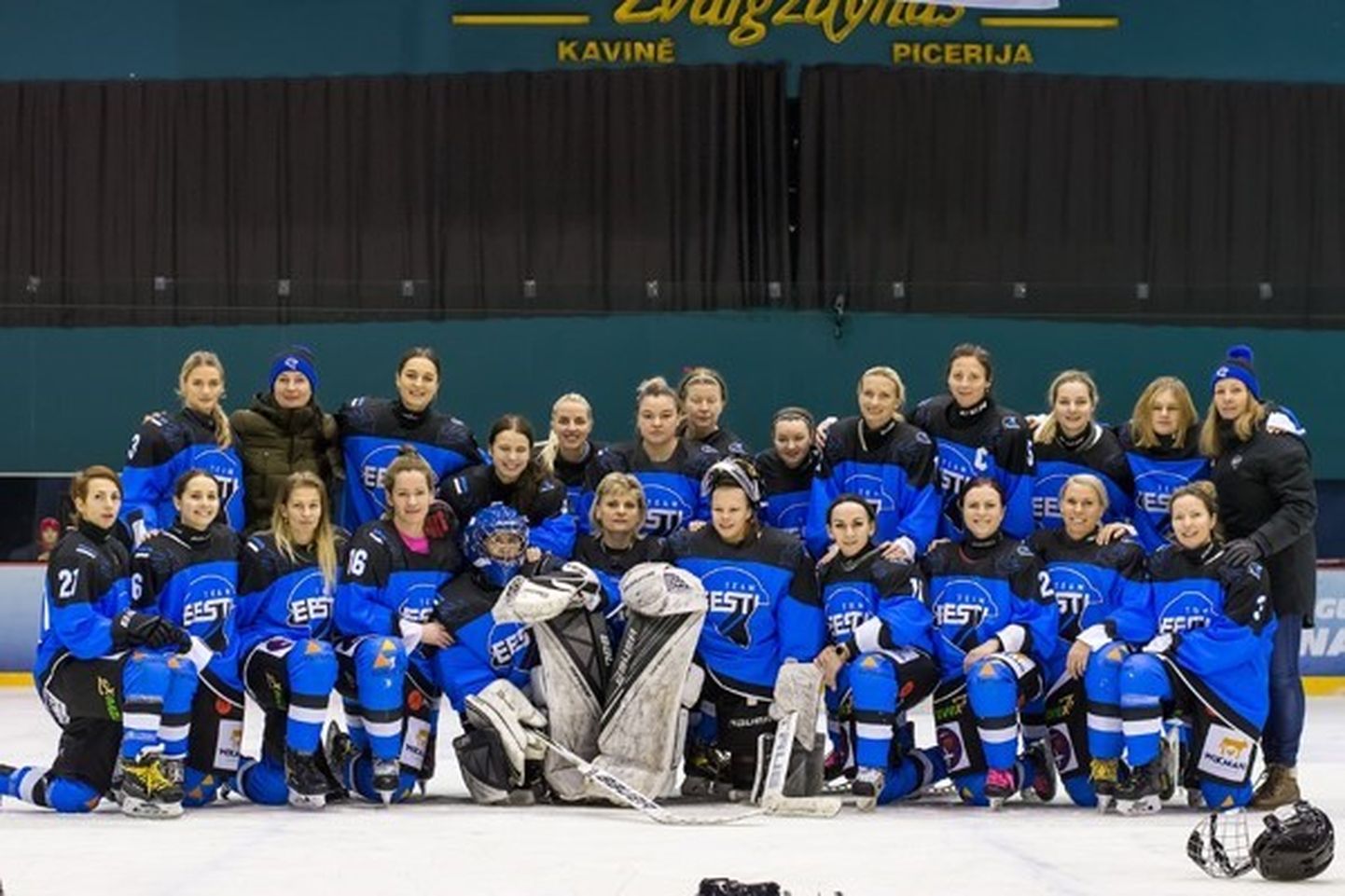Eesti naiste jäähokikoondis Leedus turniiril.