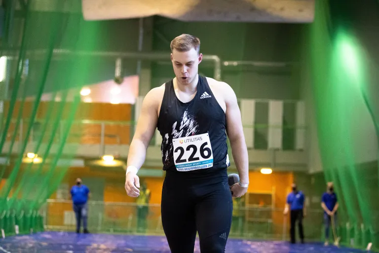 Meeste kuulitõukes esindab Eestit Viljandimaalt pärit ja kergejõustikuseltsi Sakala kuuluv Jander Heil.