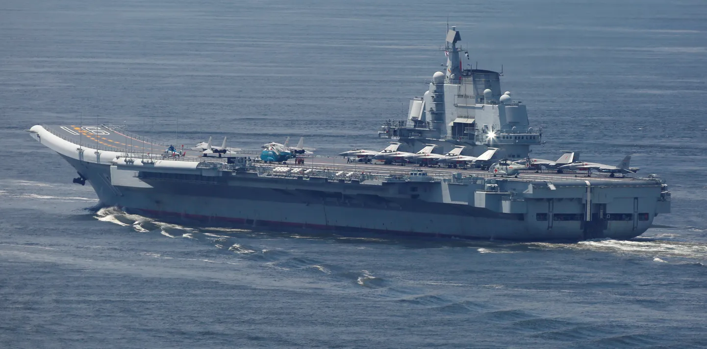 Lennukikandja Liaoning.