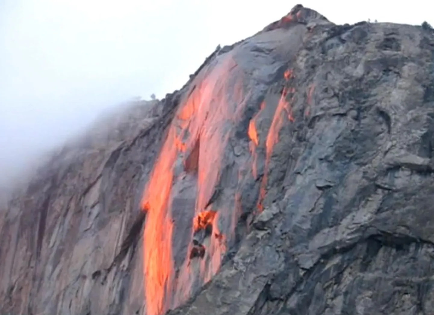 Yosemite`i juga muutus «laavajoaks»