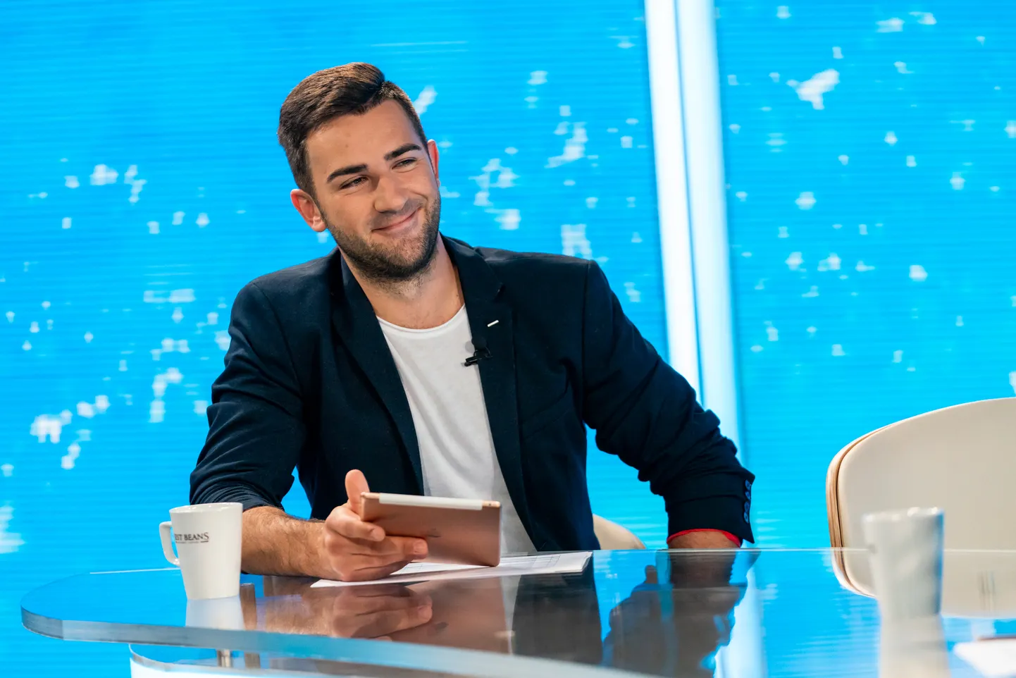 "Õhtu!" saatejuht Robert Rool.