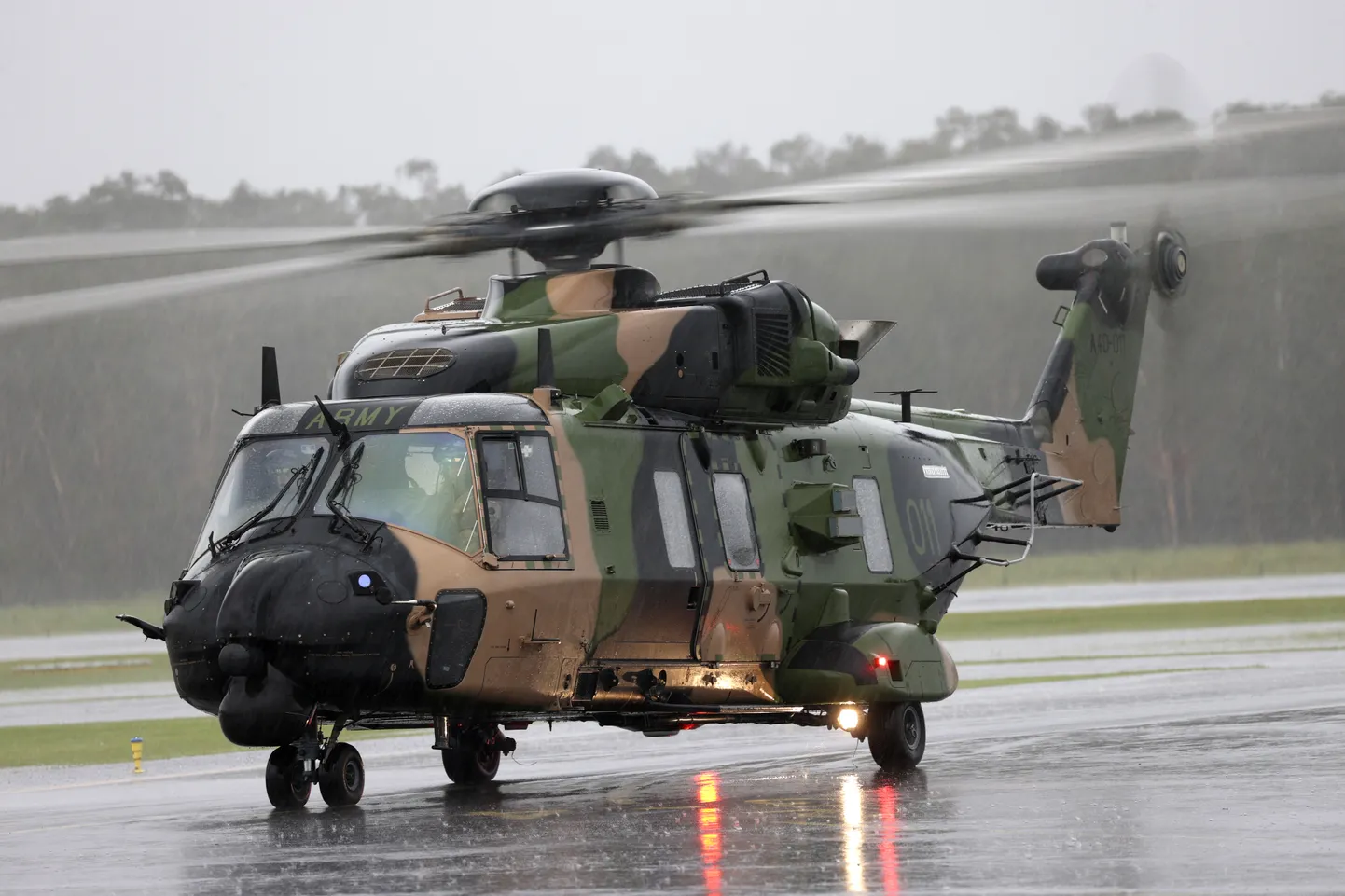 Austraalia õhuväe helikopterid MRH-90 Taipan, mis Ukrainasse saatmise asemel hävitatakse.