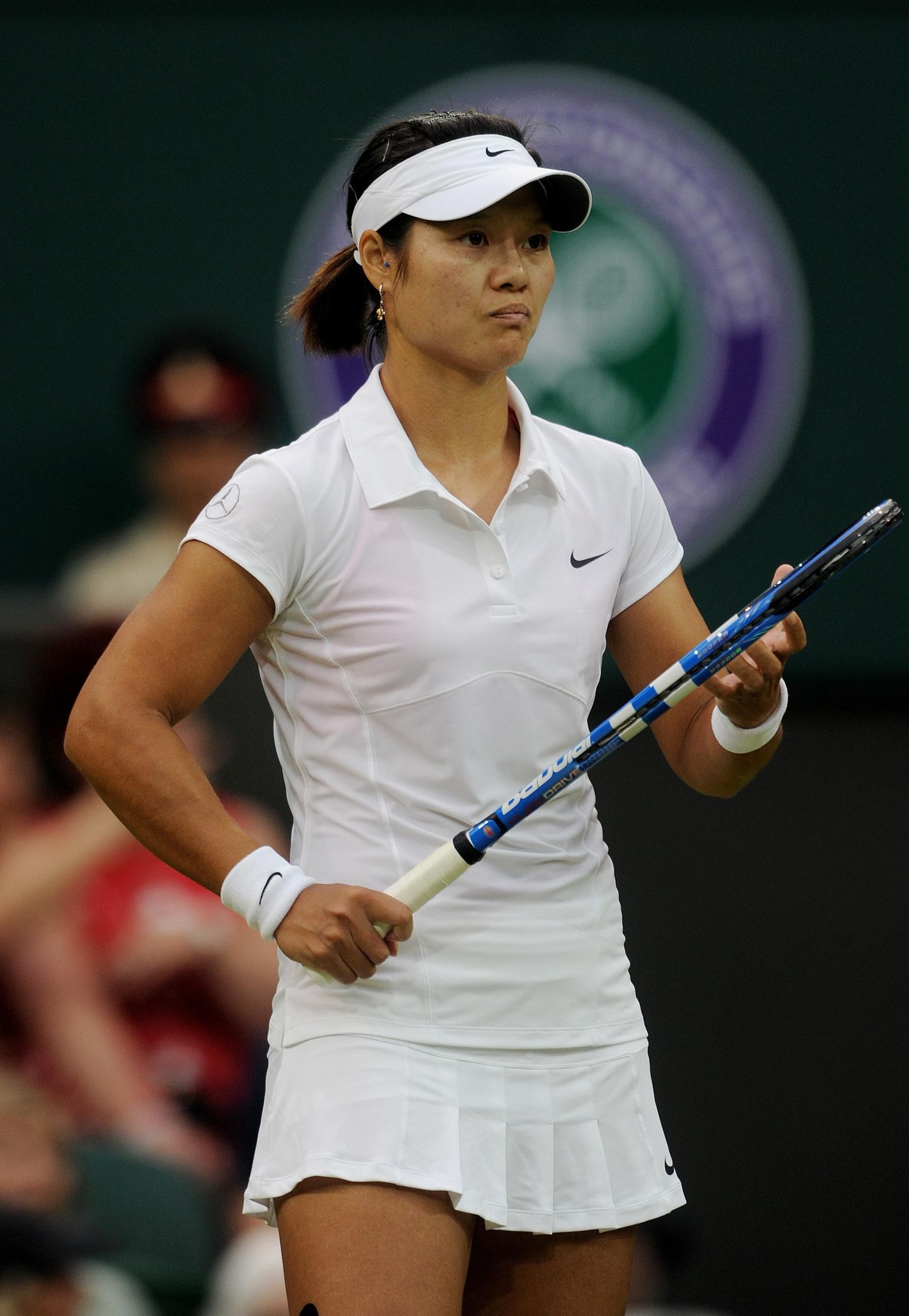 Na Li langes Wimbledonis teises ringis konkurentsist.