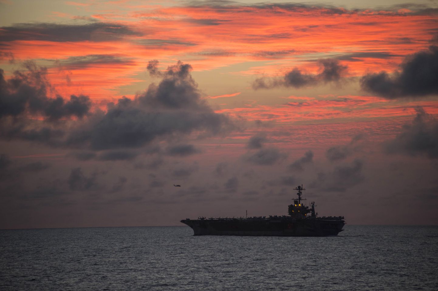 USA mereväe Nimitz-klassi lennukikandja USS John C. Stennis juulis 2016 Vaiksel ookeanil. Sama klassi lennukikandjal USS George Washington tekkisid probleemid, mida USA merevägi uurib