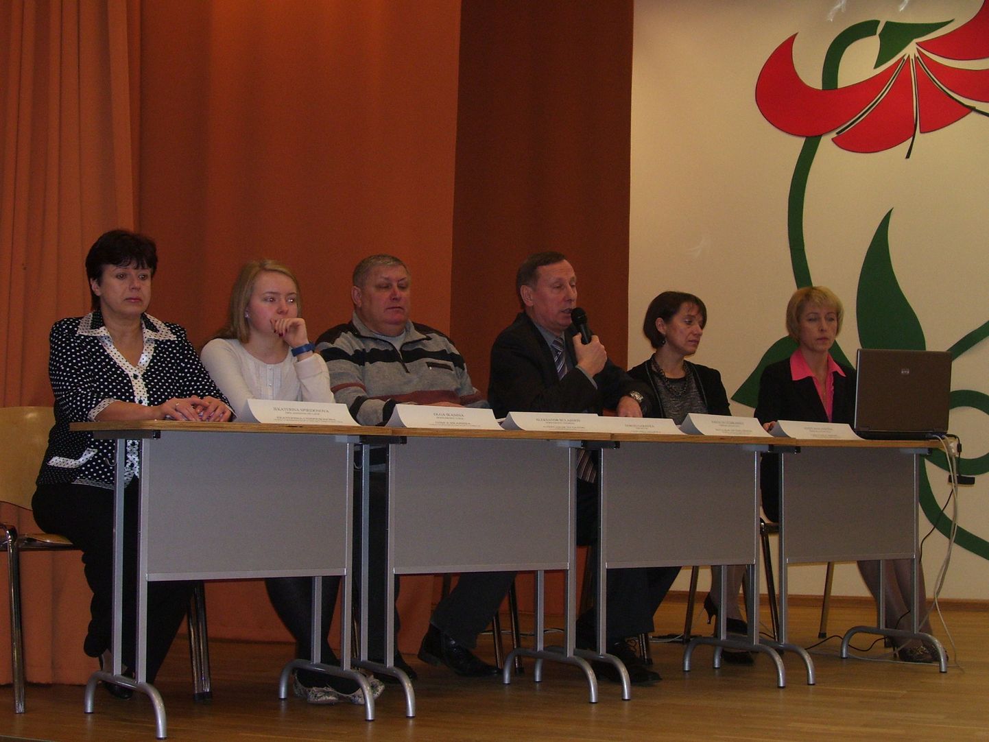 Пресс-конференция в Таллиннском Линнамяэском русском лицее.