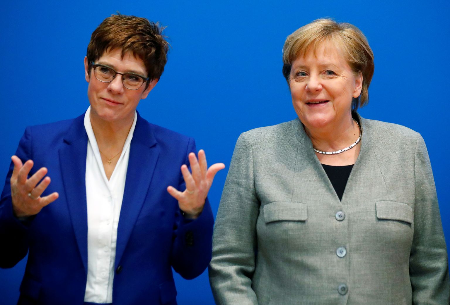 Annegret Kramp-Karrenbauer ja Angela Merkel.