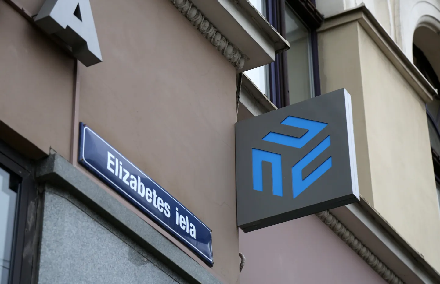"Industra Bank" galvenais birojs Elizabetes ielā.