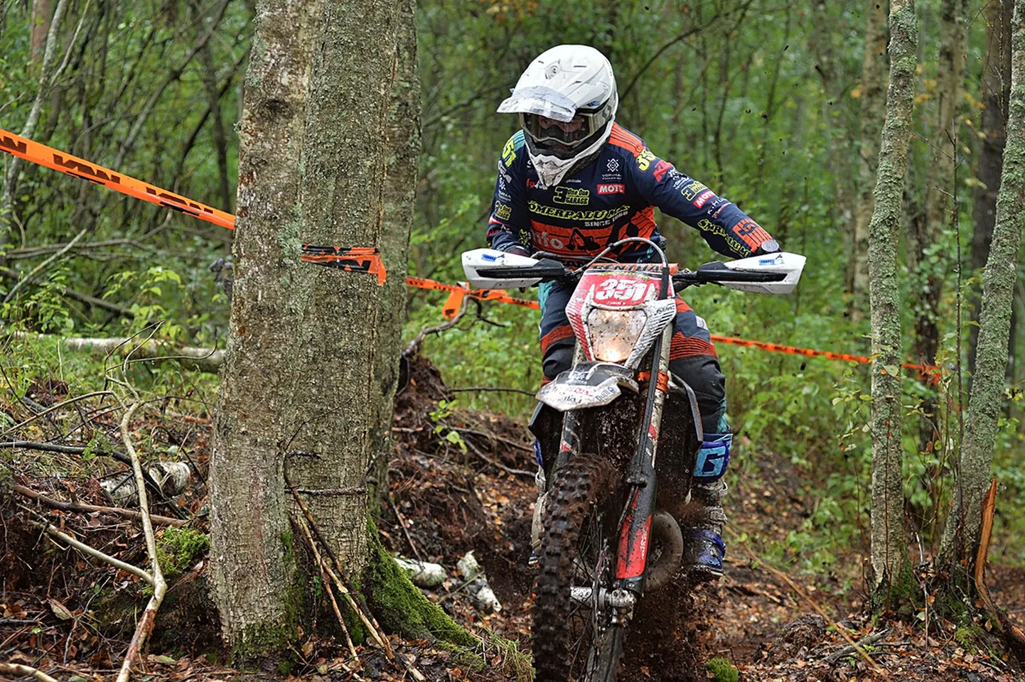 Raske Võrtsjärve enduro võitis Elary Talu.