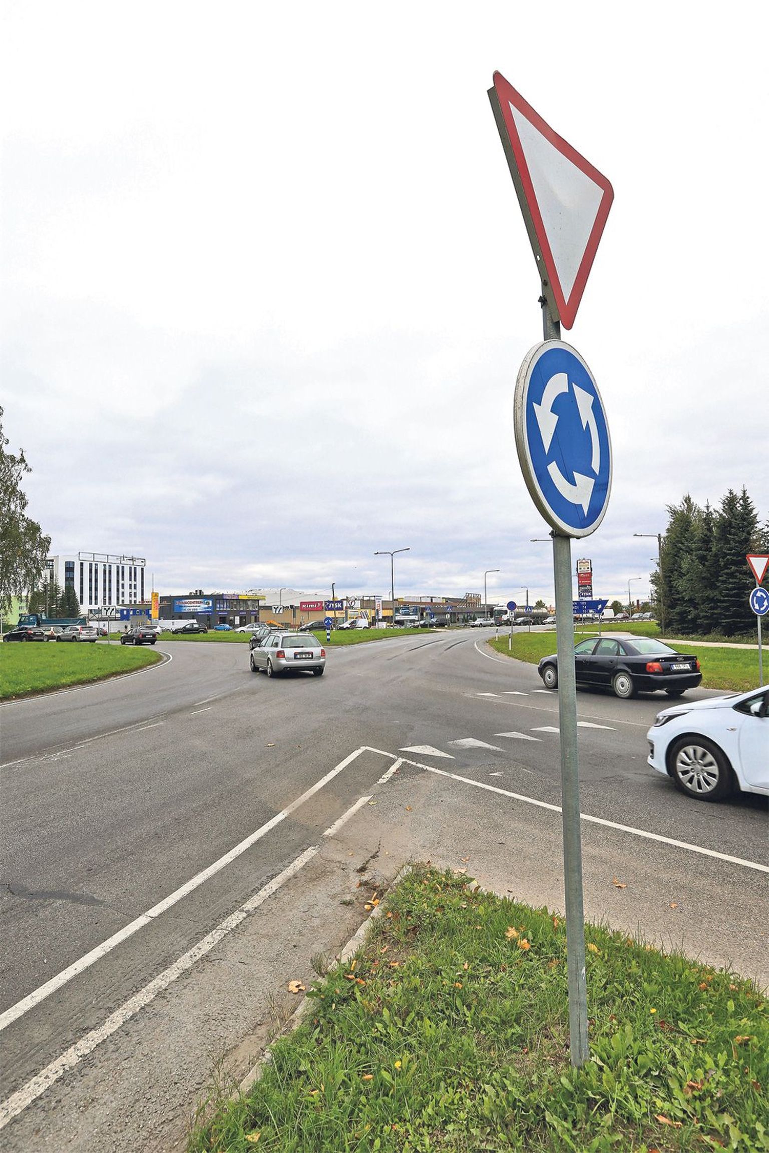 Maanteeameti tellimusel algavad täna oktoobri lõpuni kestvad 
suured teetööd Riia ringristmikul ning selle lähistel Tallinna ja Valka viivatel maanteelõikudel.