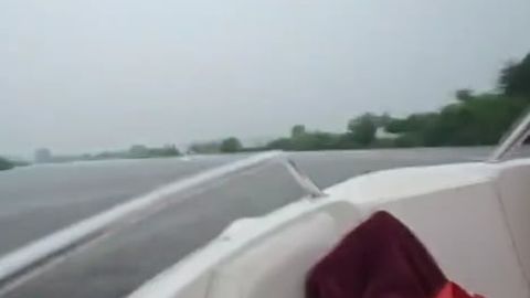 Emajõe festivalilt naasnud paati tabas välk