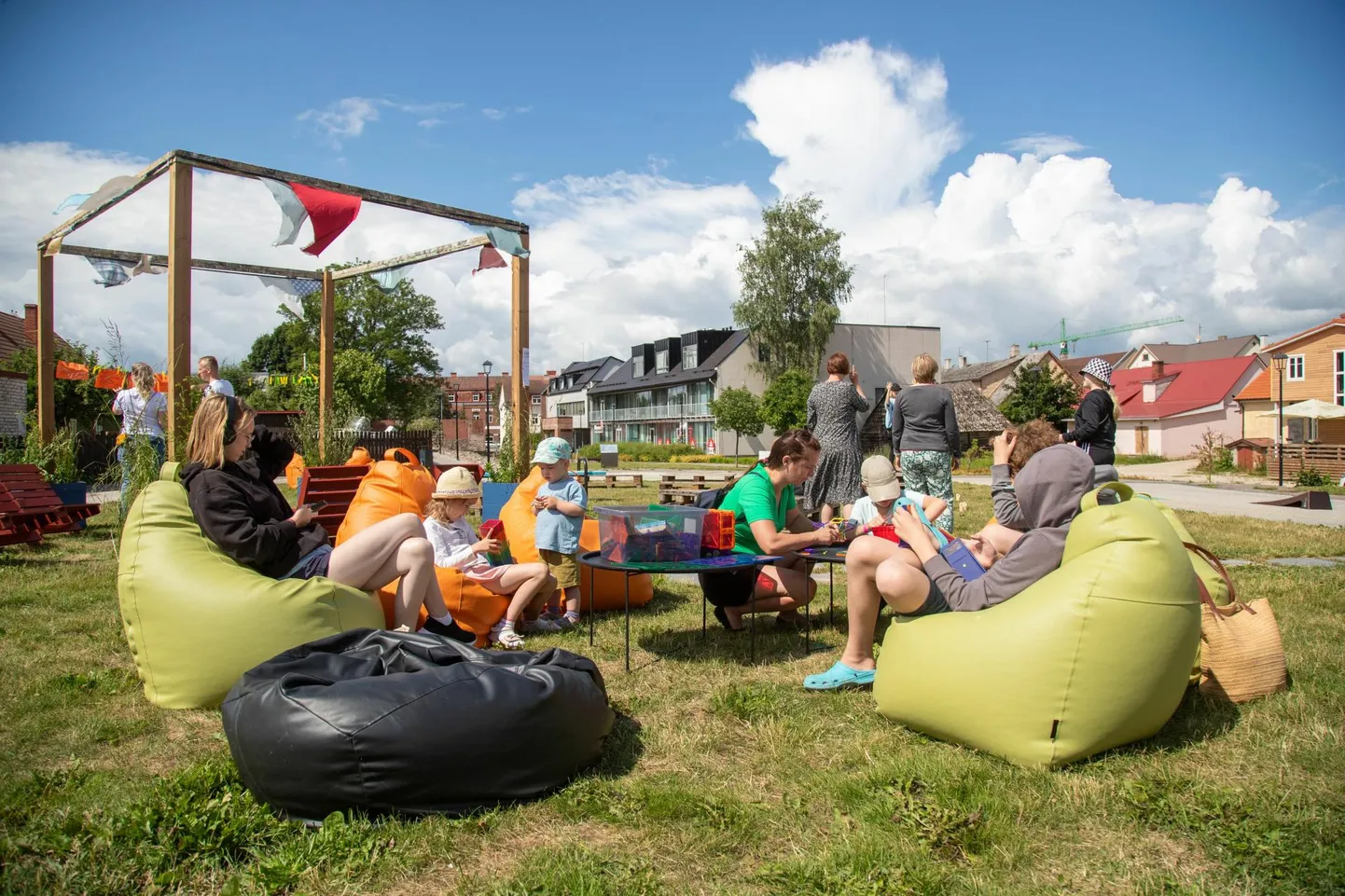 Mullu peeti festivali Rubiini platsil ja Arkaadia aias.