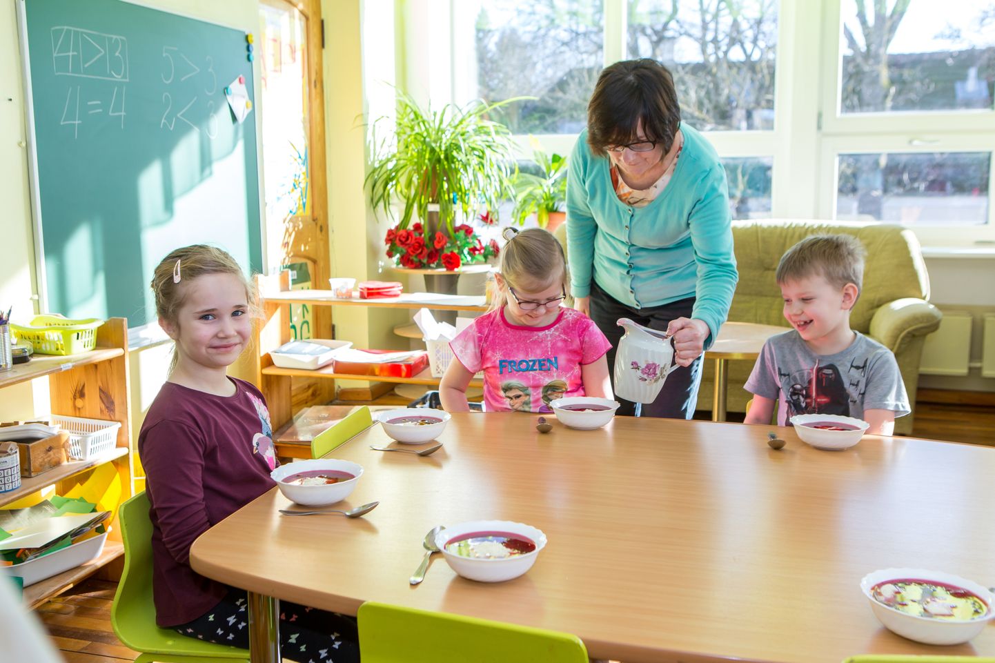 HEAD ISU: 283 inimese allkirjaga soovitakse kaotada Saaremaal lasteaia kohatasu ja hüvitada kõikidele lastele toiduraha võrdselt ühe euro ulatuses.