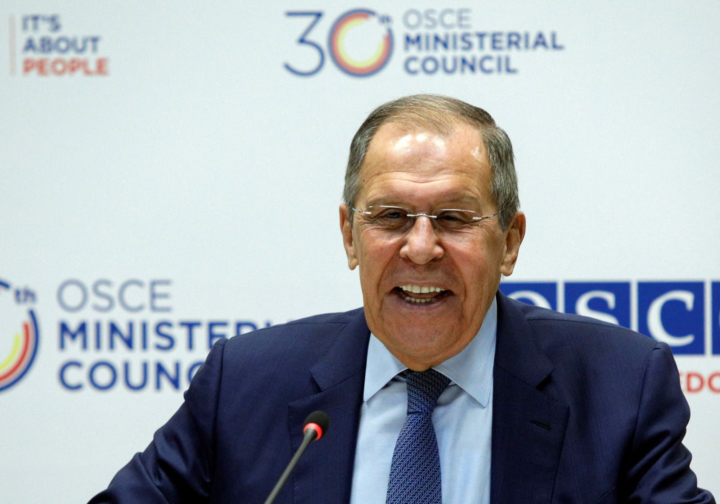 Vene välisminister Sergei Lavrov annab OSCE kohtumisel pressikonverentsi.