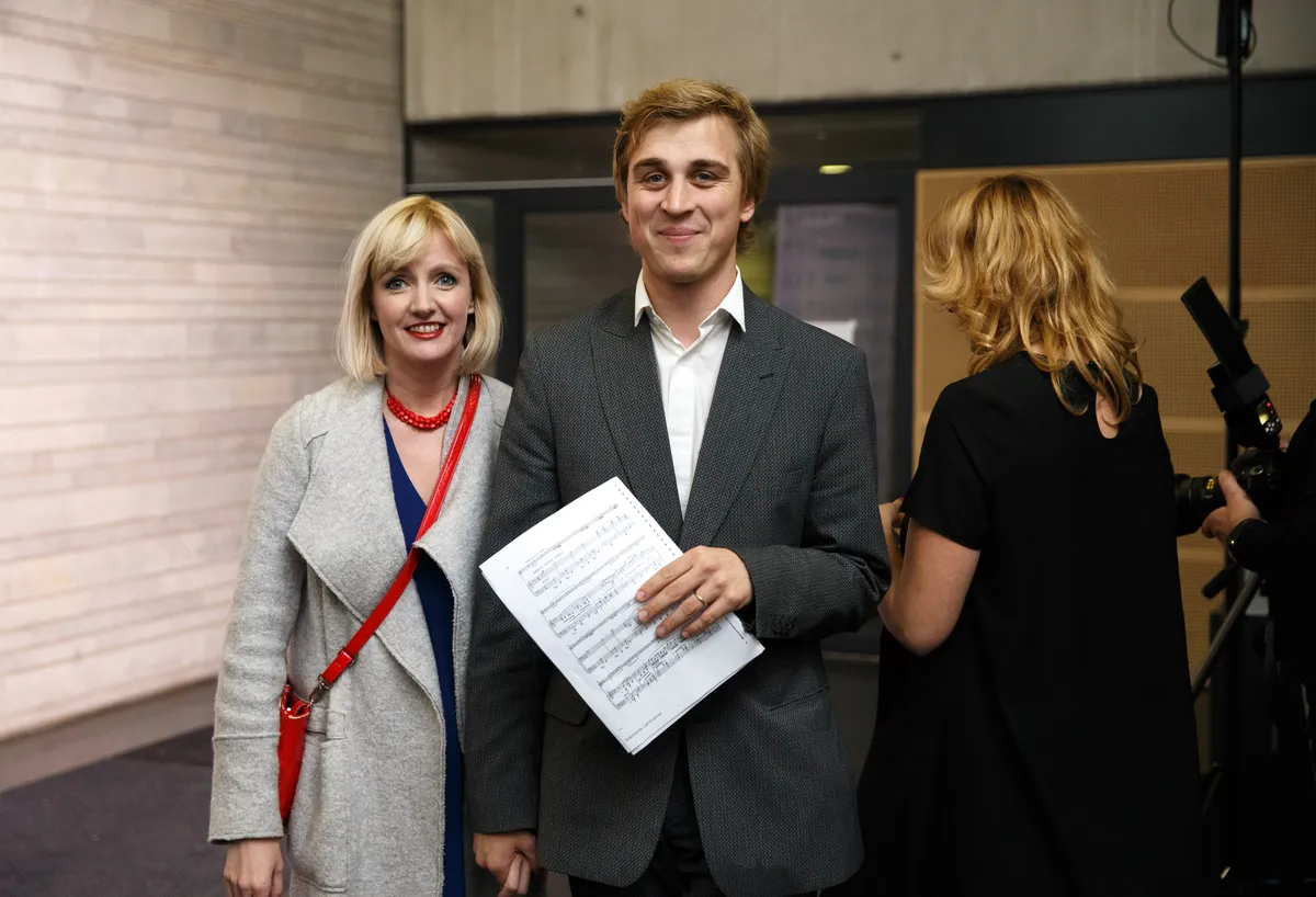 Armastatud muusikud Evelin Samuel ja Johan Randvere on leidnud oma südamelähedase kodupaiga Meriväljal.