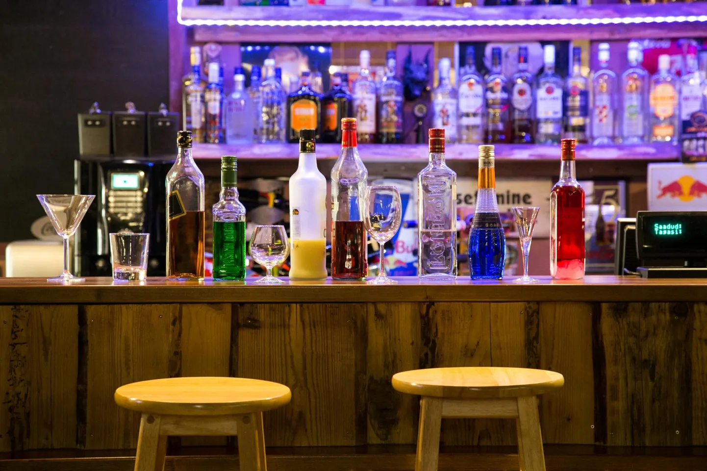 Reidi käigus selgus, et kaks Rakvere öölokaali müüsid alaealisele alkoholi. Pilt on illustreeriv.