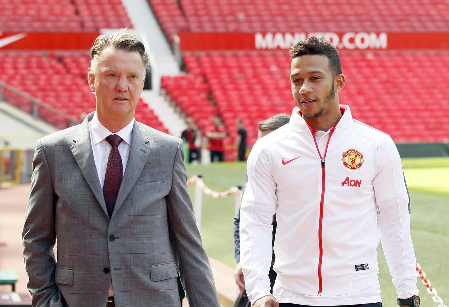 Louis van Gaal ja Memphis Depay.