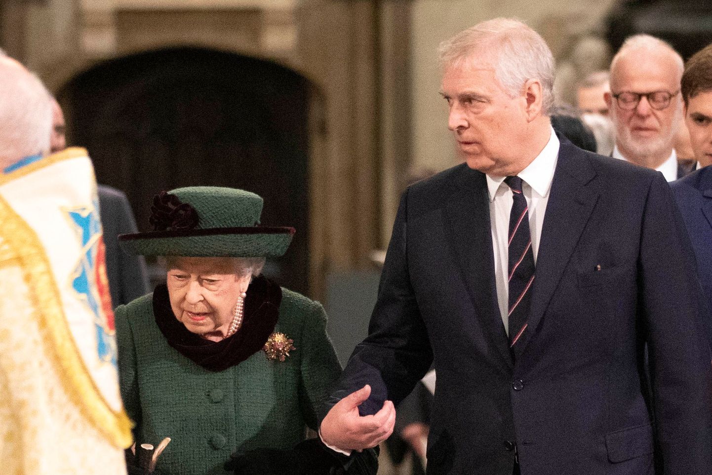 Prints Andrew saatis oma ema kuninganna Elizabeth II-st 29. märtsil 2022 Londonis Westminster Abbey katedraalis toimunud mälestusteenitusel kohale. Mälestati kuninganna abikaasat prints Philipit, kes suri 17. aprillil 2021