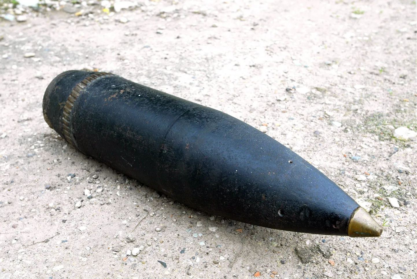 Saksa raskekahuri mürsk.