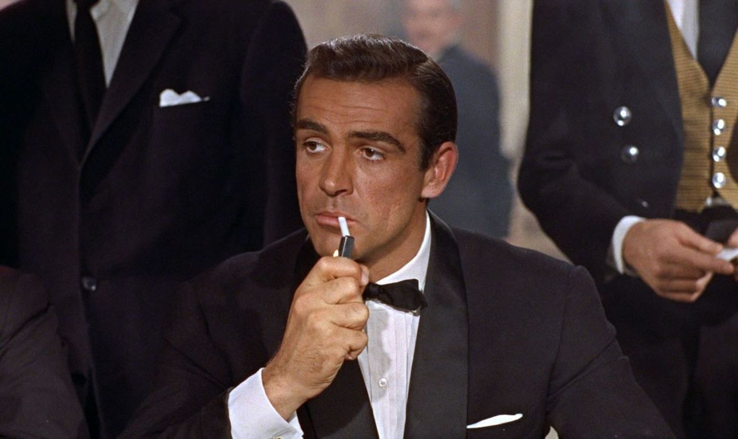 Kaader filmist «Dr. No». Pildil Sean Connery James Bondi rollis