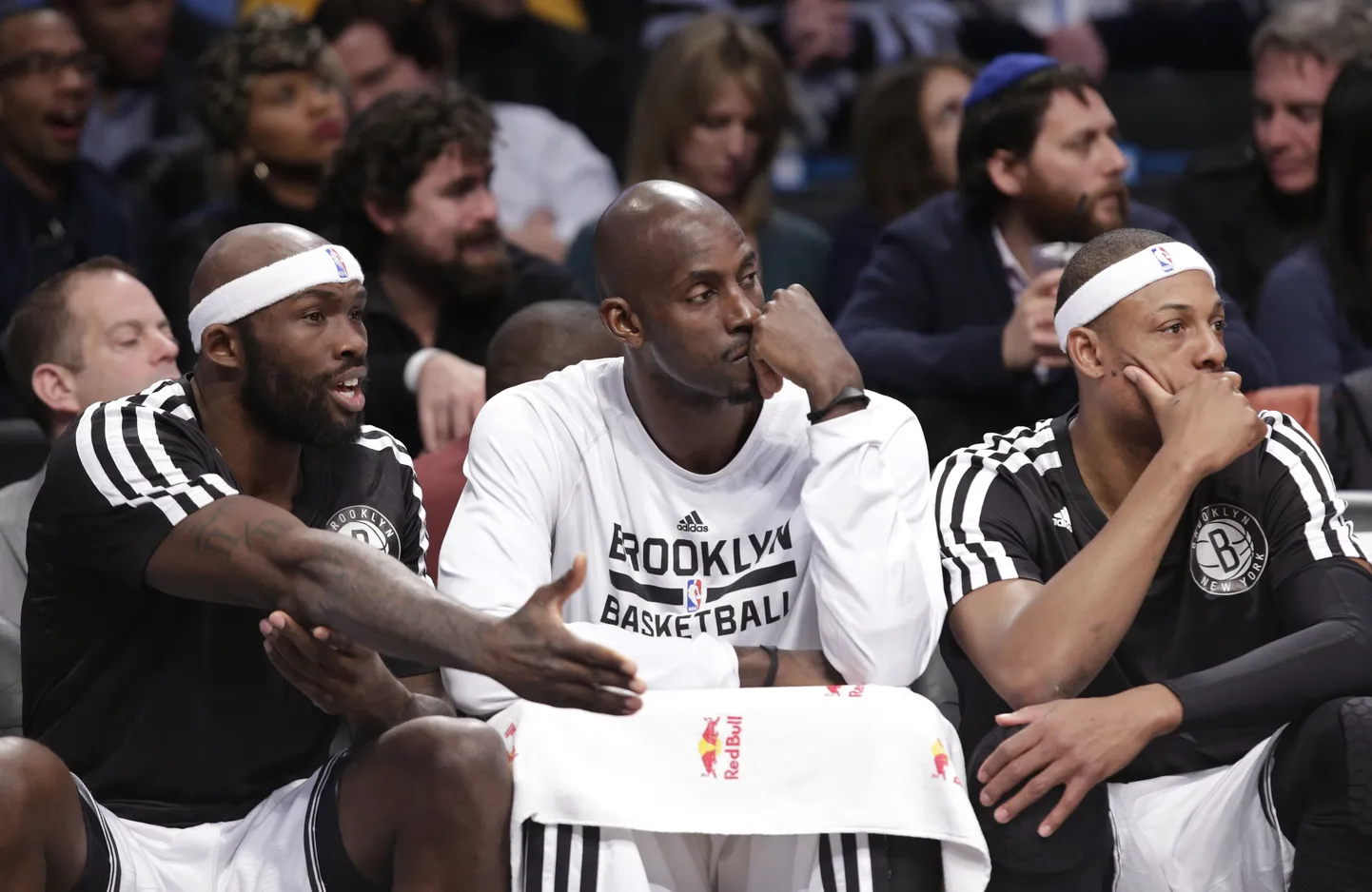 Brooklyn Netsi meeskonna halb hooaja algus teeb ka mängijad nõutuks. Vasakult Andray Blatche, Kevin Garnett ja Paul Pierce.