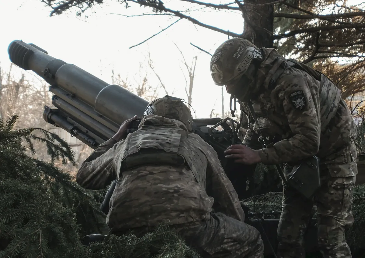 Ukrainian servicemen from firing the 105 mm Italian howitzers from their positions in the Avdiivka direction.