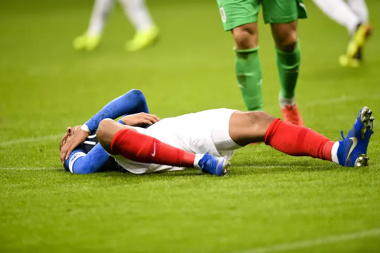 Kylian Mbappe lahkus esimesel poolajal vigastuse tõttu väljakult.
