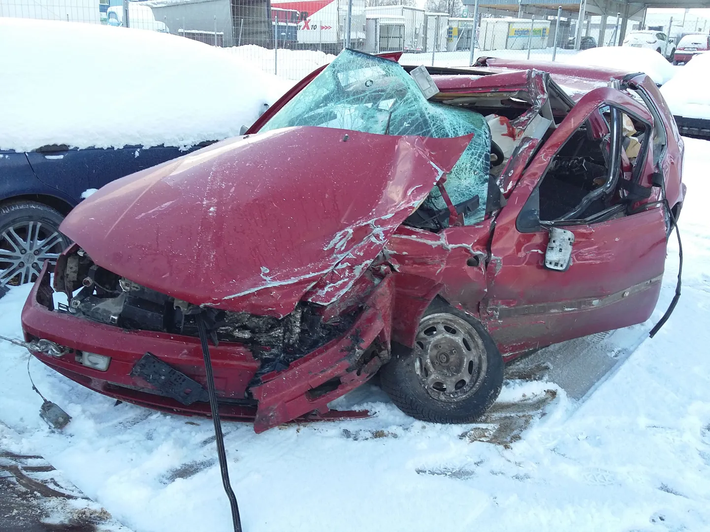Eile ennelõunal põrkasid Tartumaal Rõngu vallas Kirepi külas kokku kaks sõiduautot